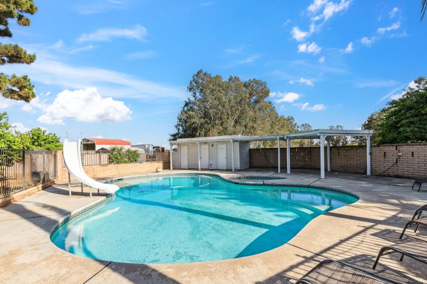 4341 W Dakota Ave, Fresno, CA 93722