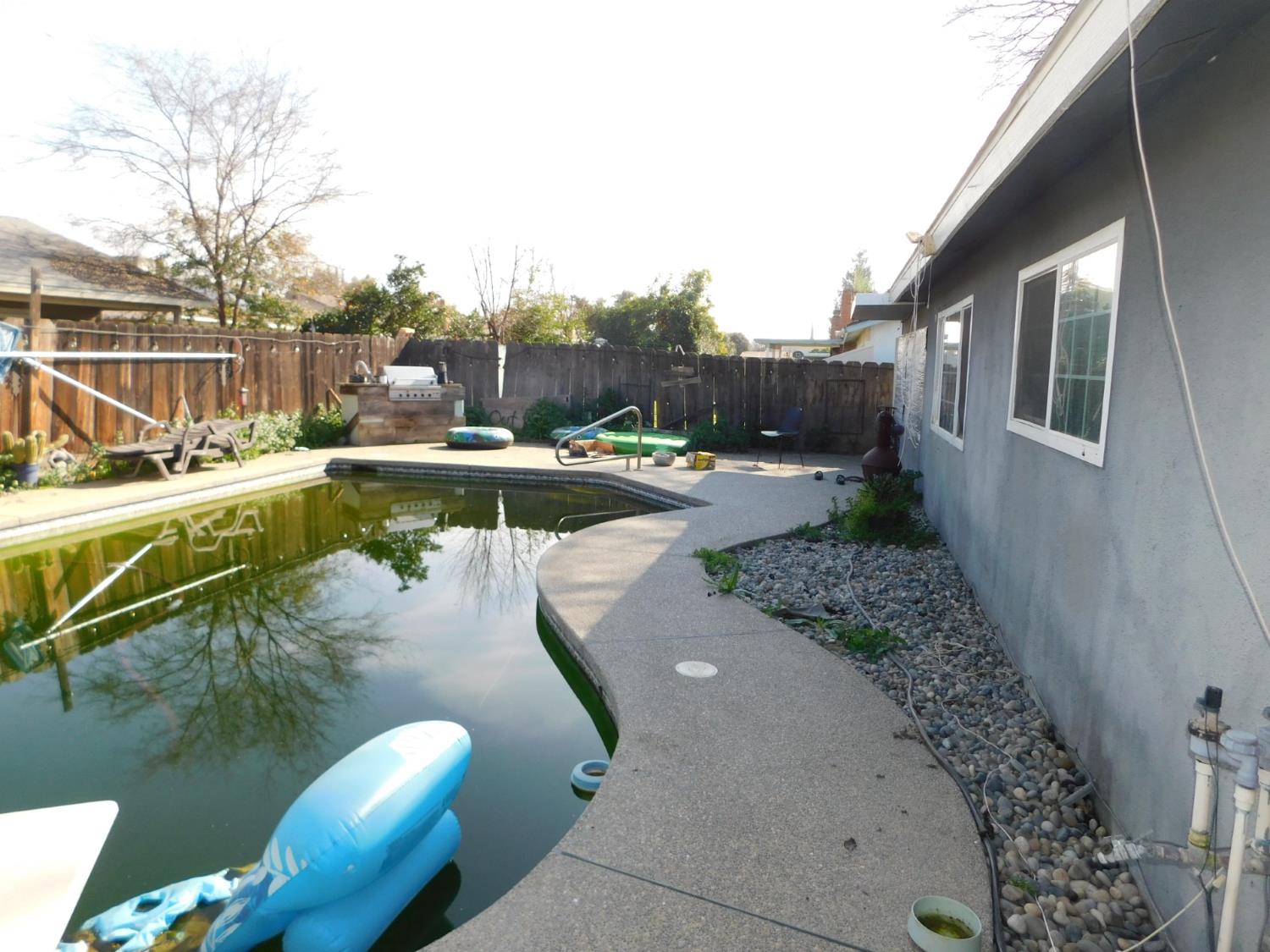 3762 N Claremont Ave N, Fresno, CA 93727