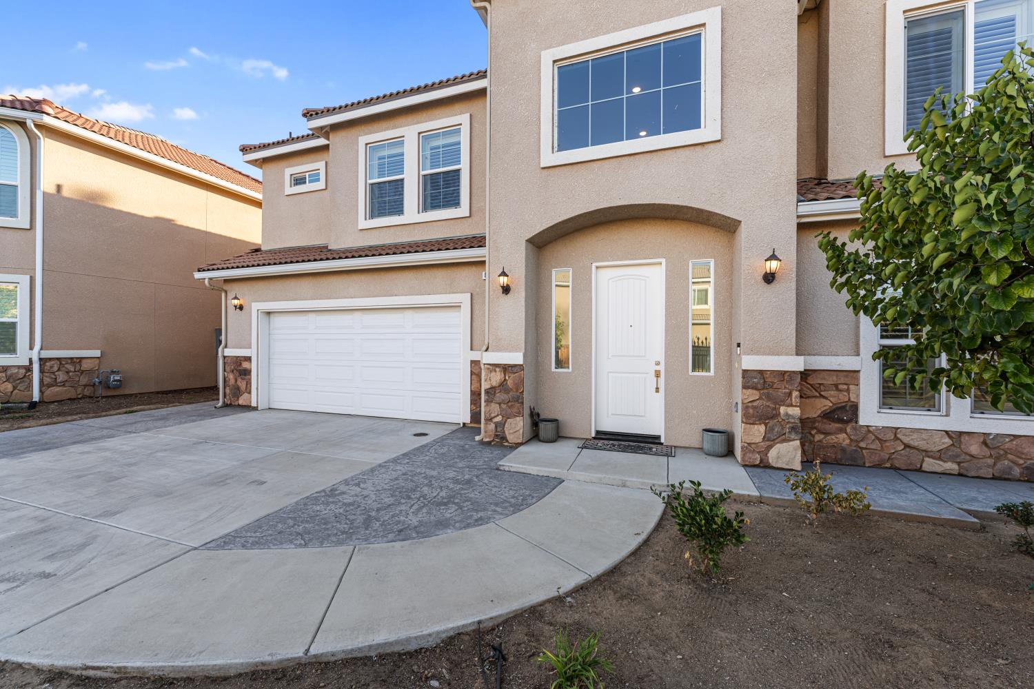 4473 W Langden Dr, Fresno, CA 93722