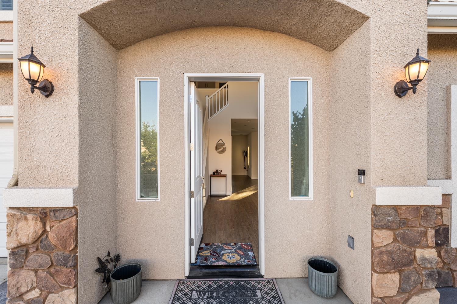 4473 W Langden Dr, Fresno, CA 93722