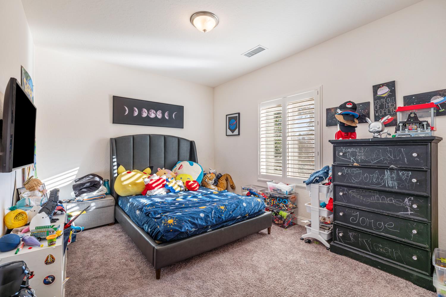 4473 W Langden Dr, Fresno, CA 93722