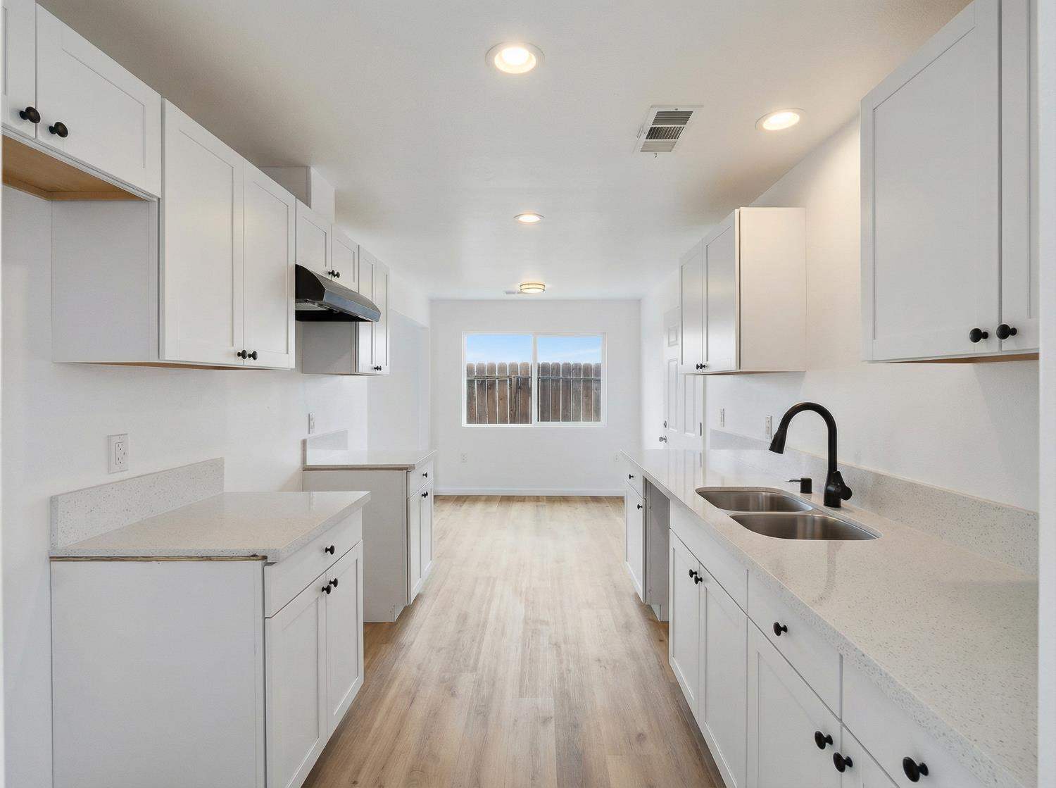 4573 N Woodson Ave, Fresno, CA 93705