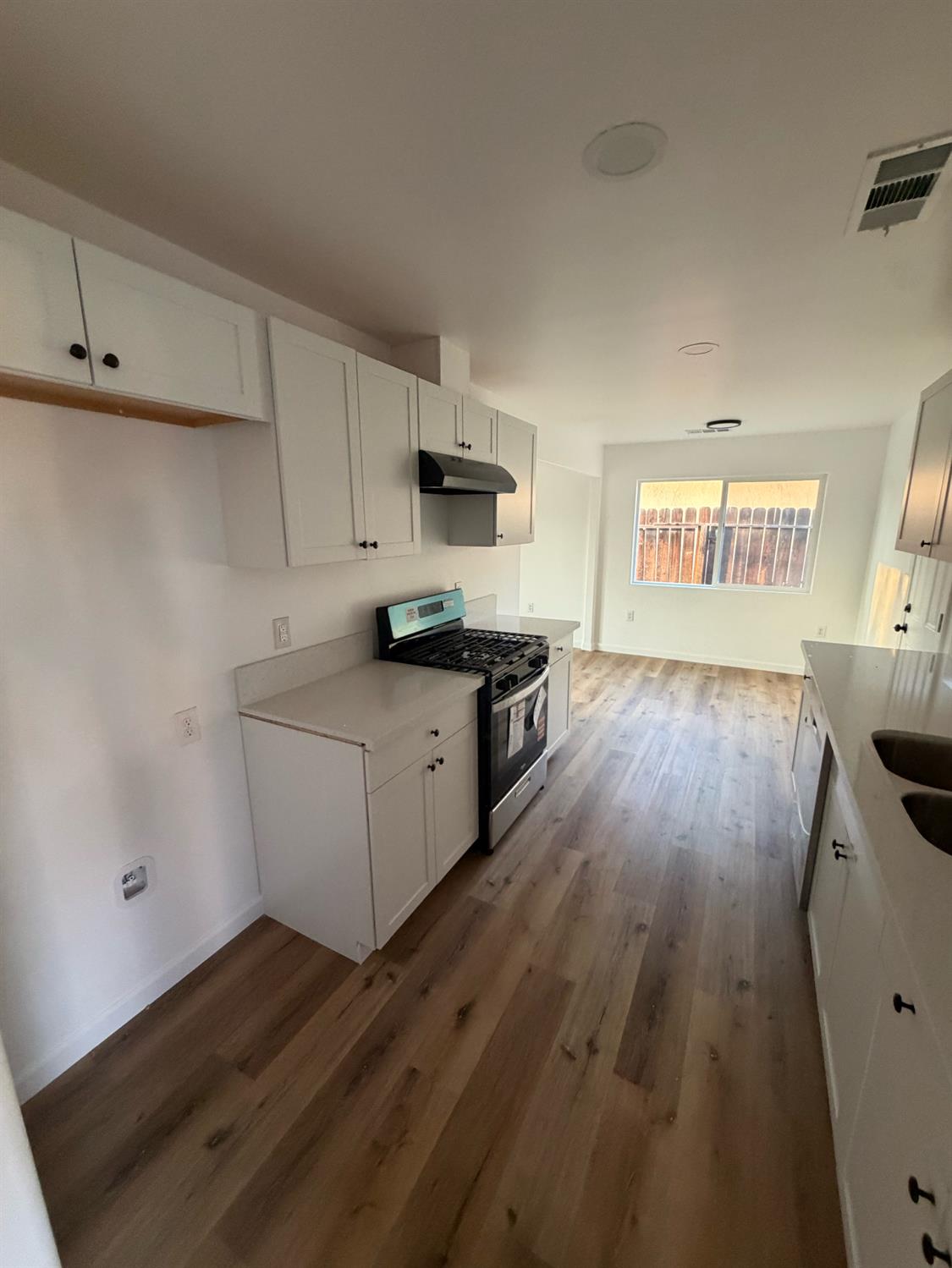 4573 N Woodson Ave, Fresno, CA 93705