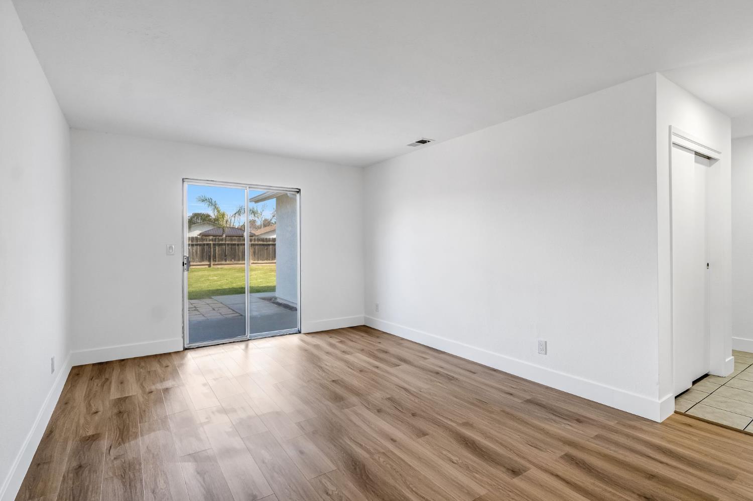 4376 W Cardiff Ave, Fresno, CA 93722