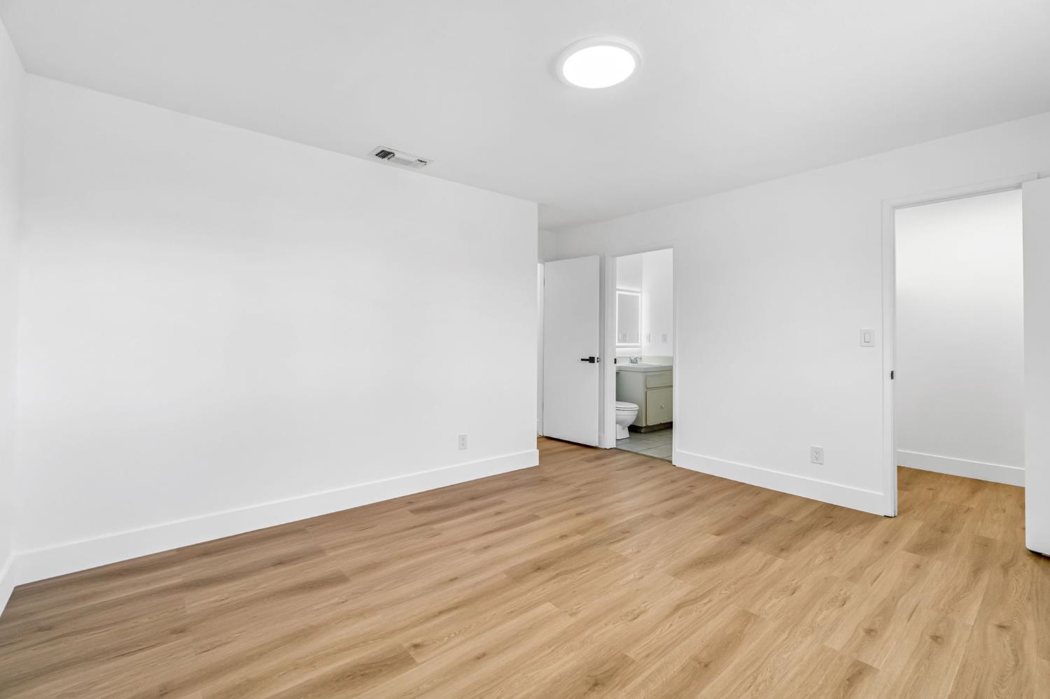 4376 W Cardiff Ave, Fresno, CA 93722