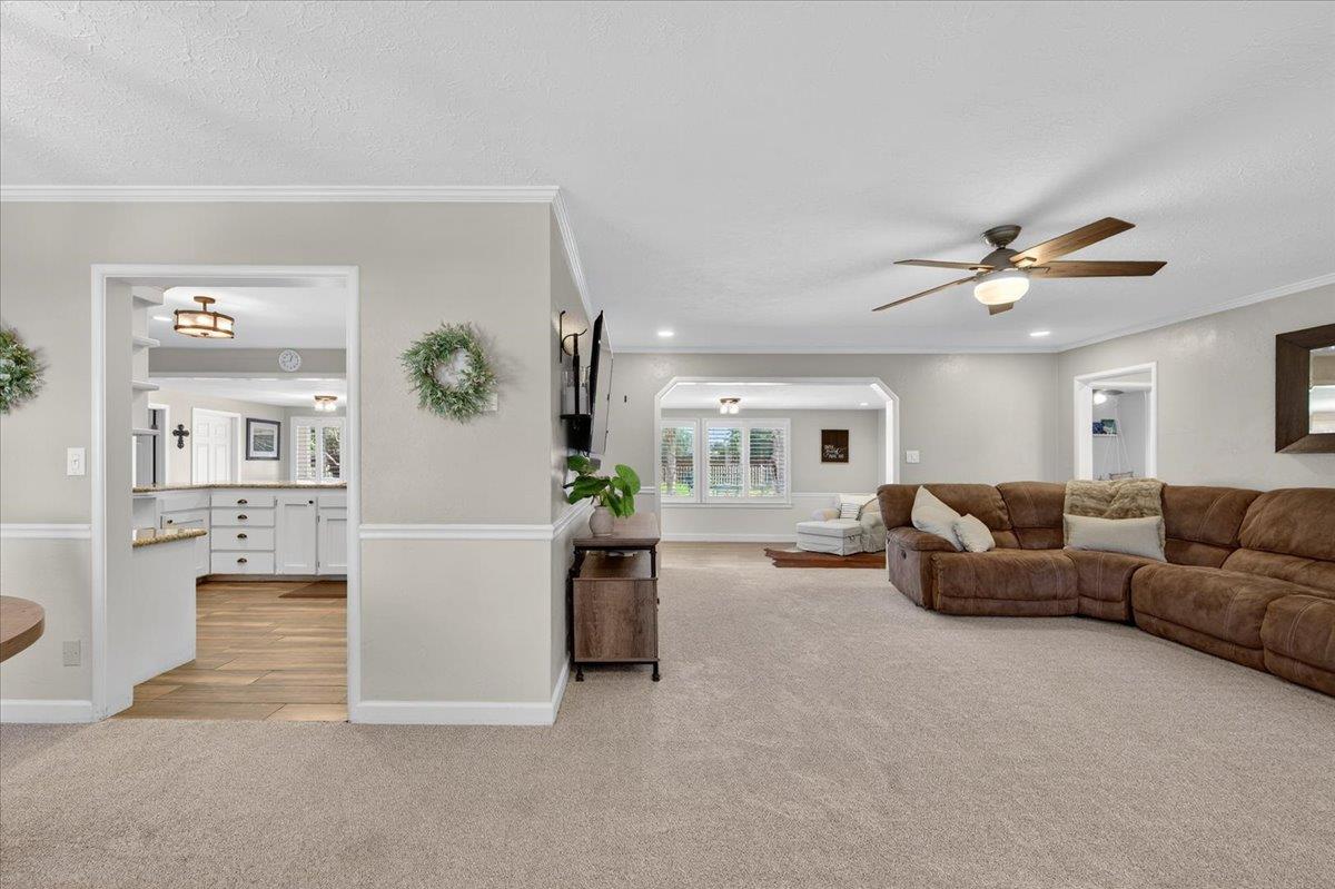 1544 N De Wolf Ave, Fresno, CA 93737