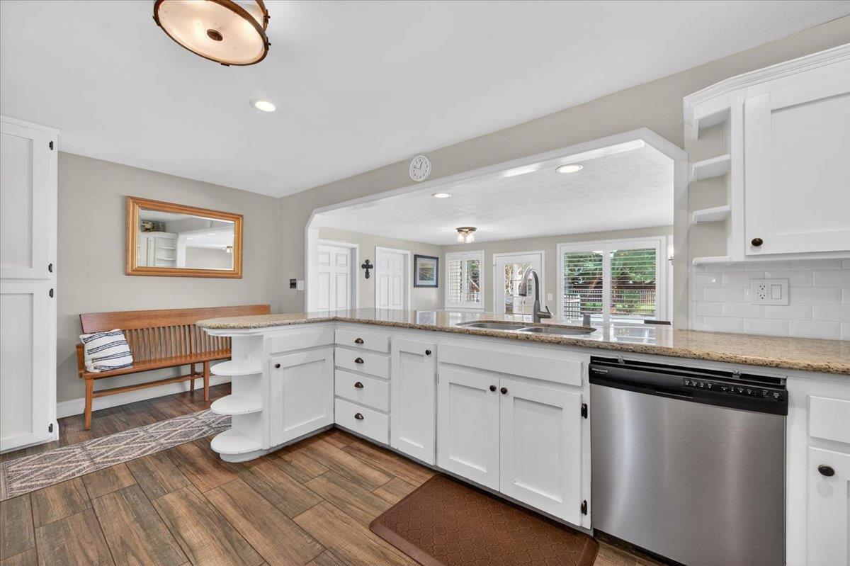 1544 N De Wolf Ave, Fresno, CA 93737