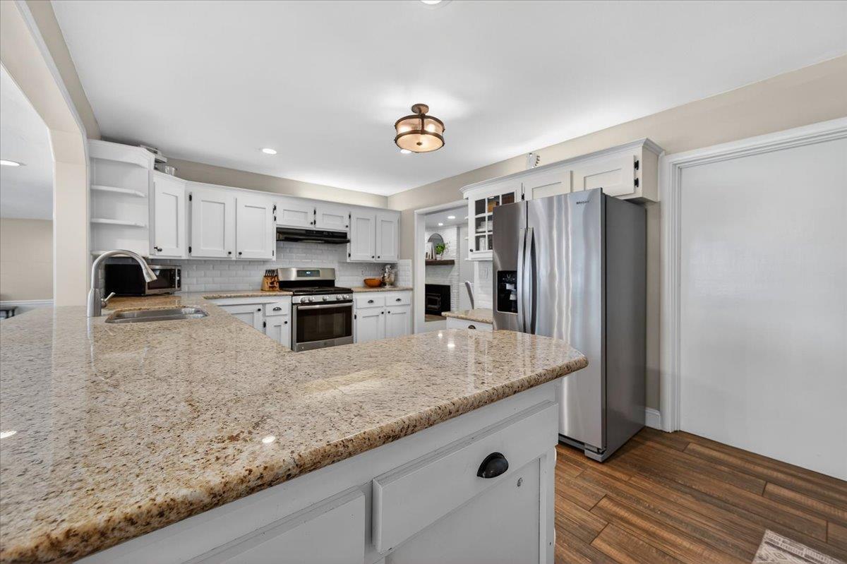 1544 N De Wolf Ave, Fresno, CA 93737