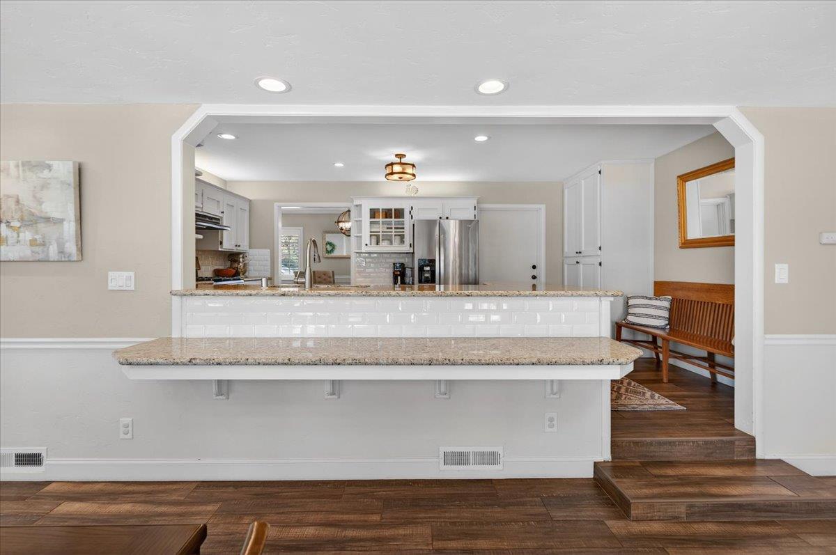 1544 N De Wolf Ave, Fresno, CA 93737