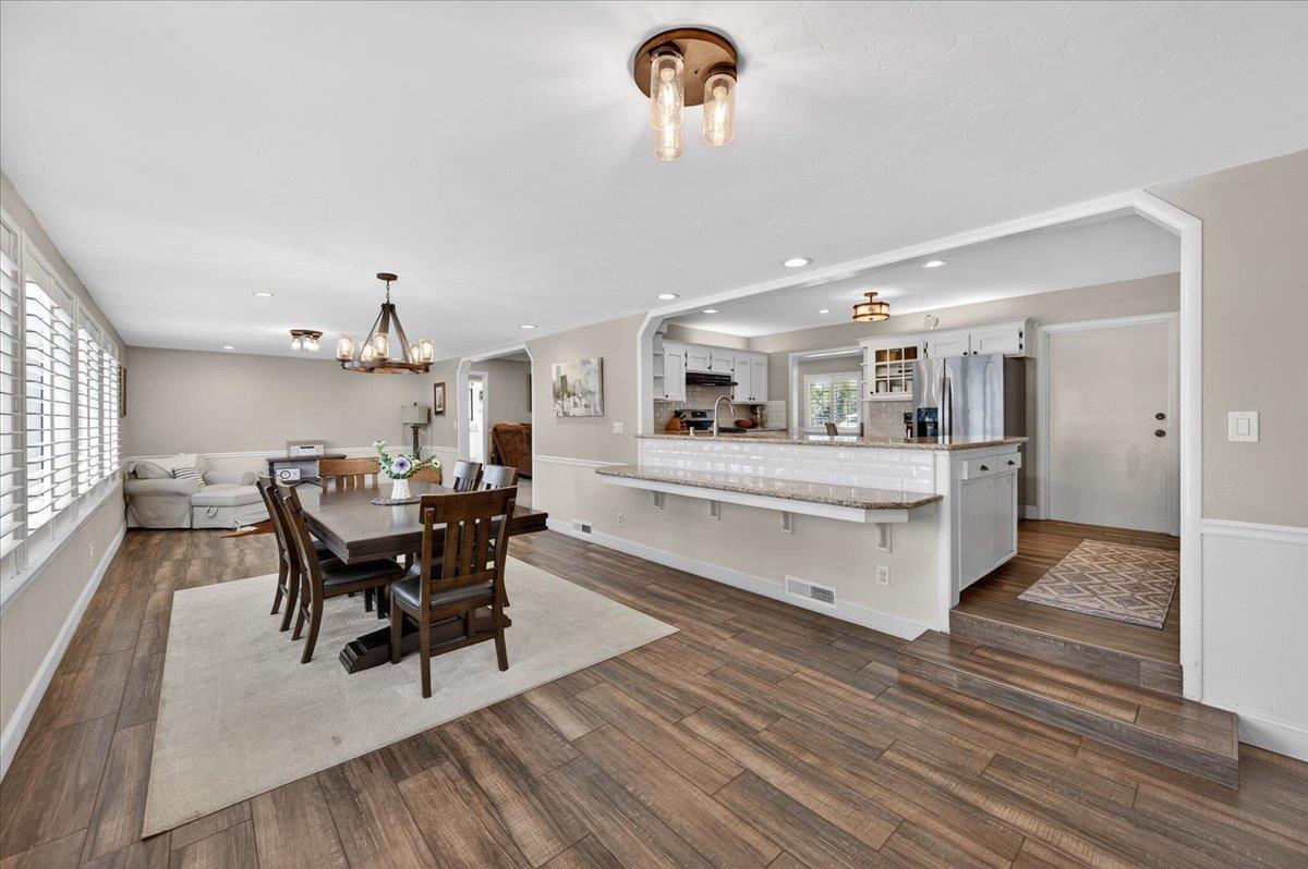 1544 N De Wolf Ave, Fresno, CA 93737