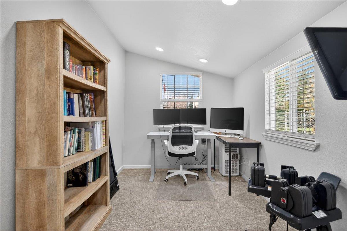 1544 N De Wolf Ave, Fresno, CA 93737