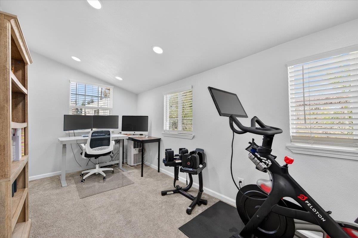 1544 N De Wolf Ave, Fresno, CA 93737