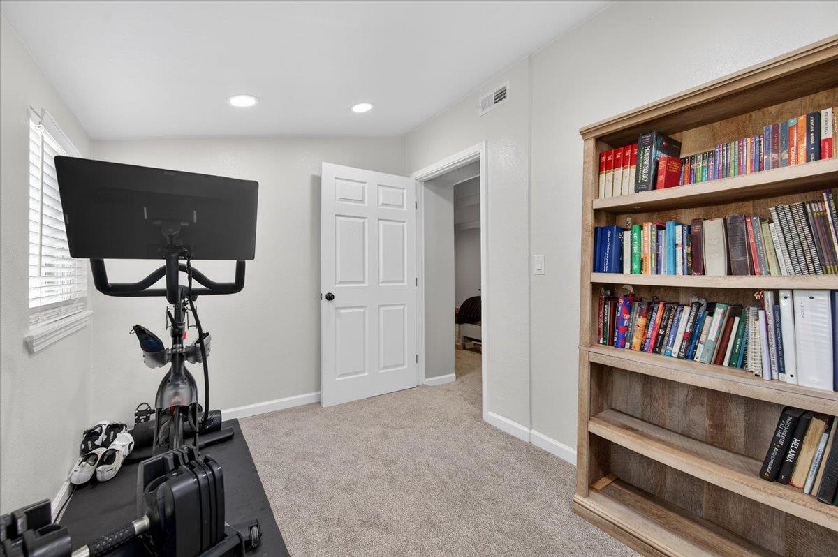 1544 N De Wolf Ave, Fresno, CA 93737