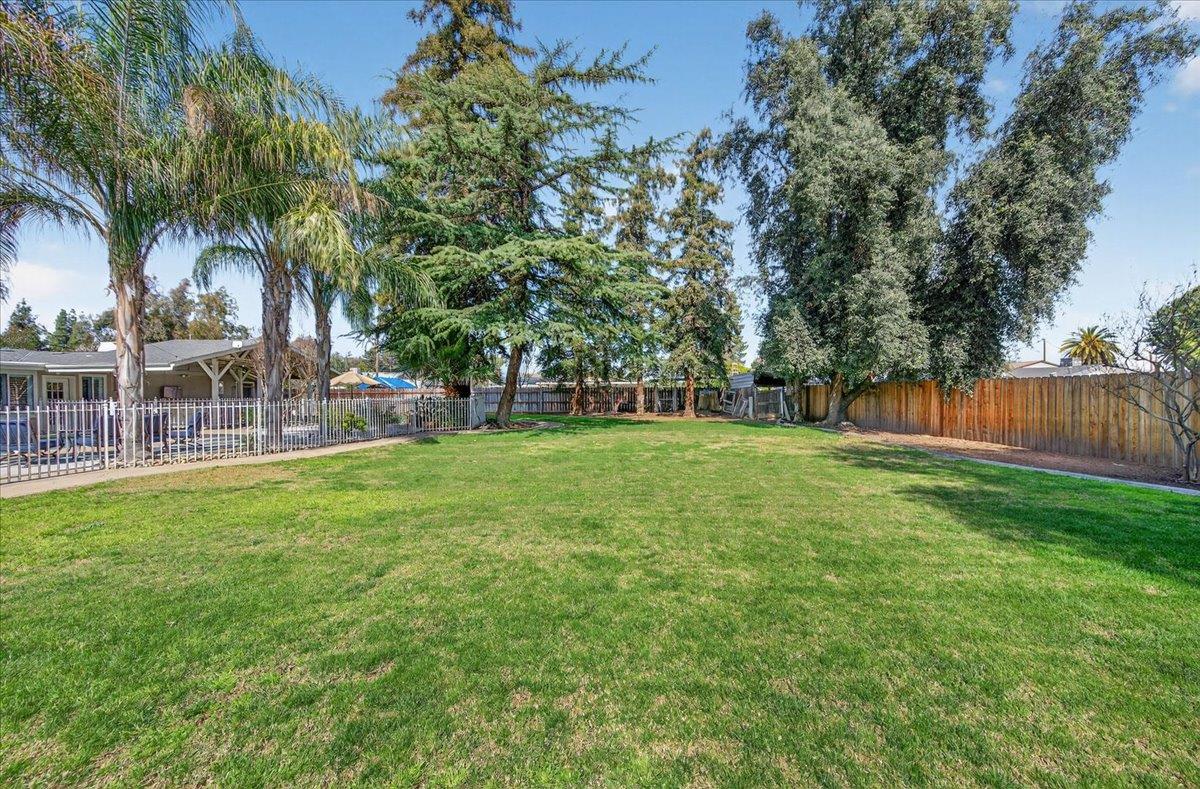 1544 N De Wolf Ave, Fresno, CA 93737