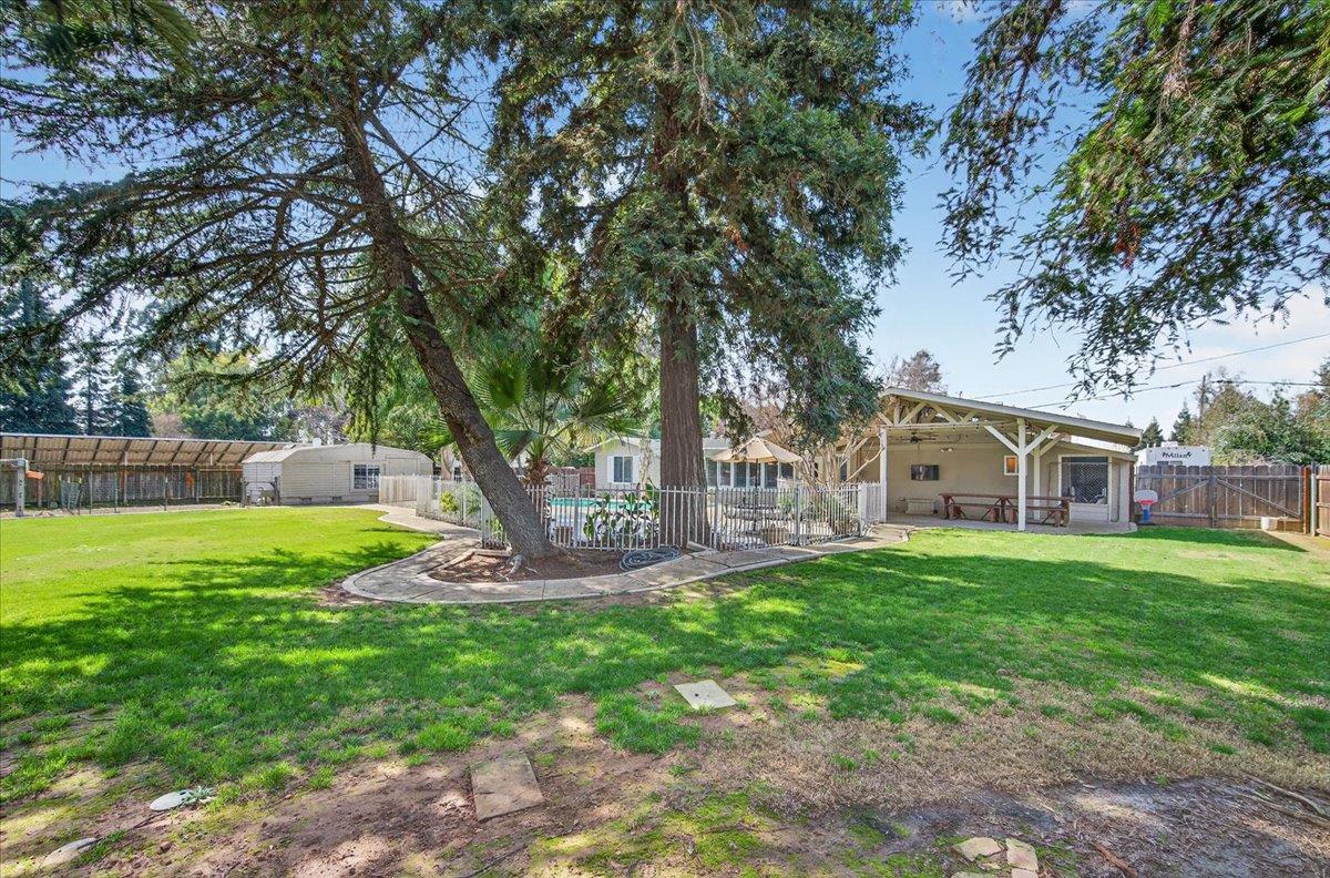 1544 N De Wolf Ave, Fresno, CA 93737