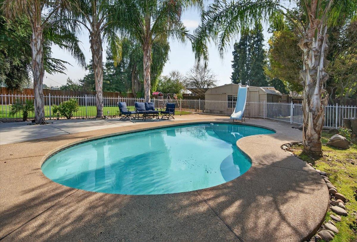 1544 N De Wolf Ave, Fresno, CA 93737