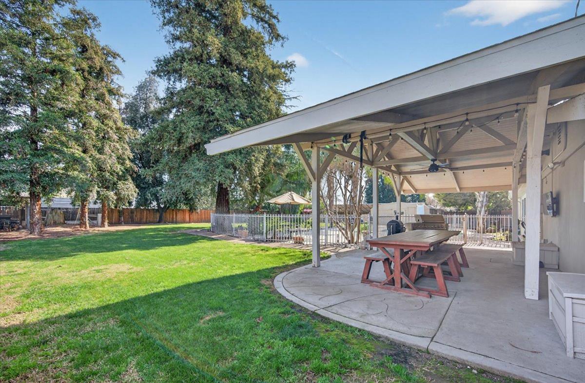 1544 N De Wolf Ave, Fresno, CA 93737