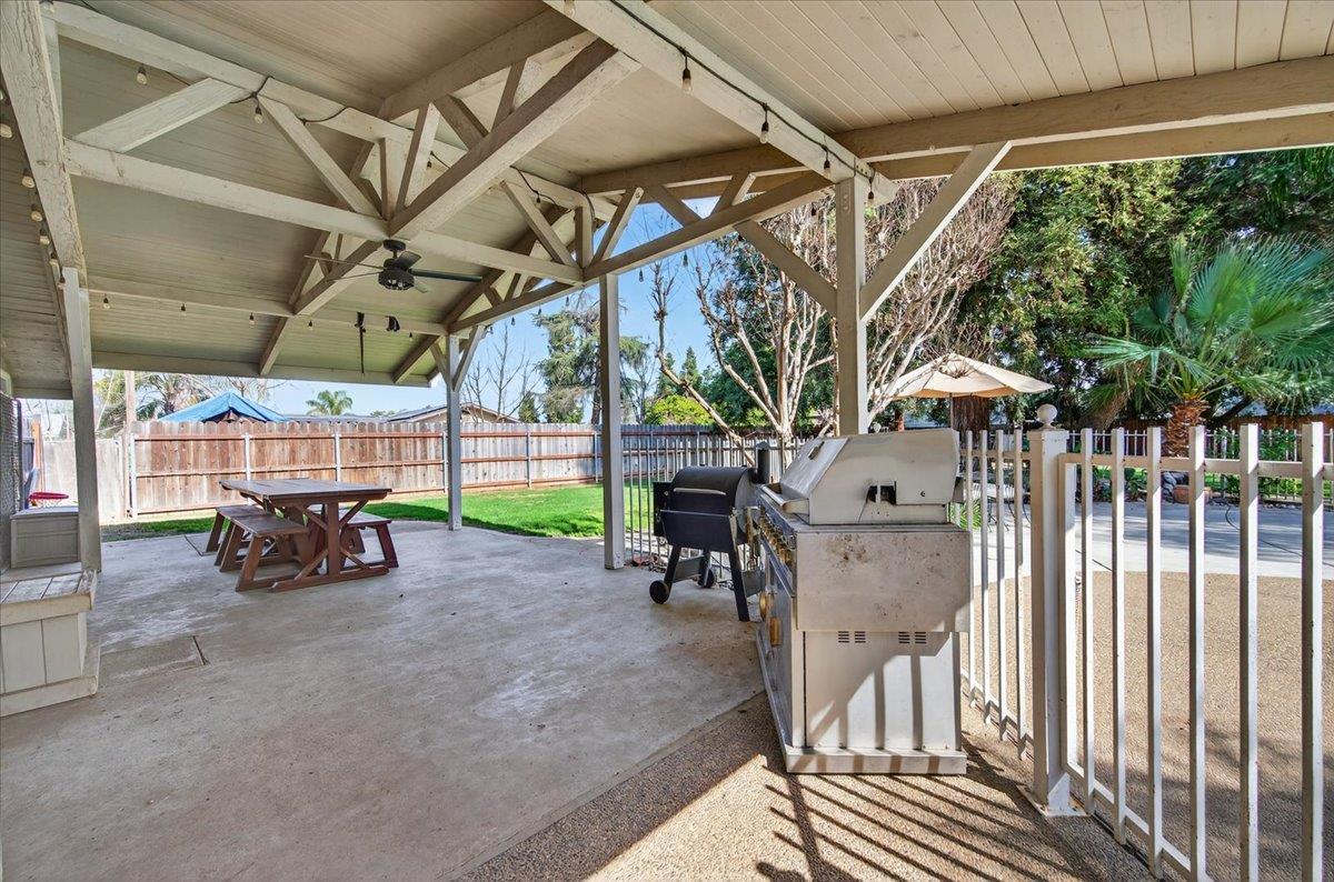 1544 N De Wolf Ave, Fresno, CA 93737