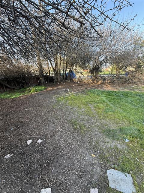 5185 W Mission Ave, Fresno, CA 93722