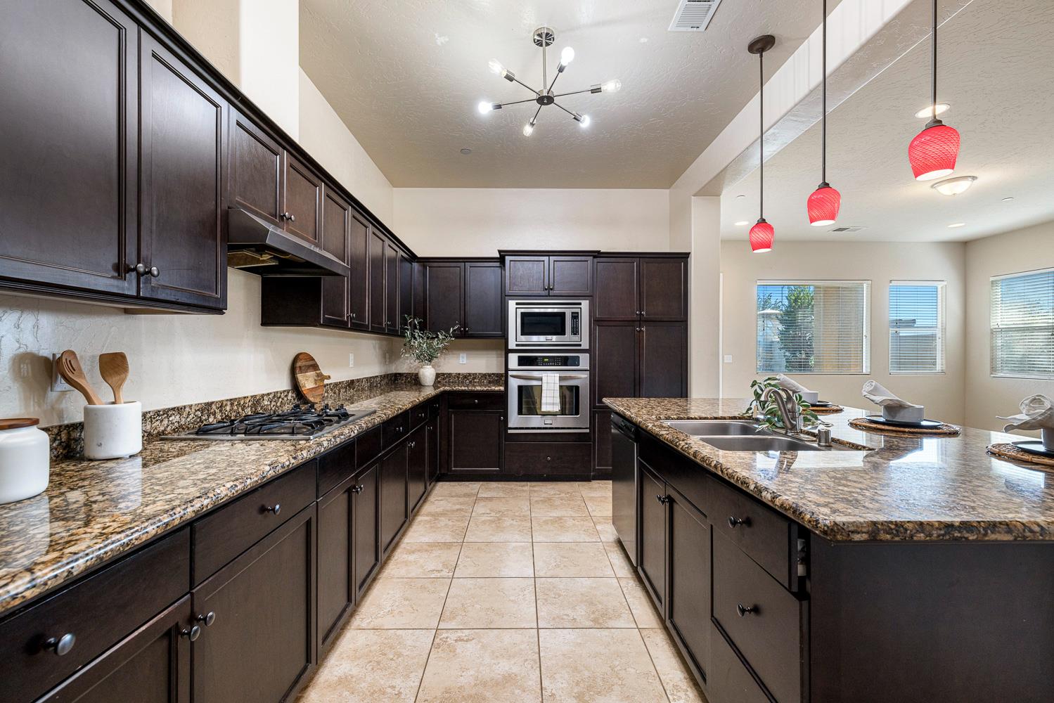 10612 N Dearing Ave, Fresno, CA 93730