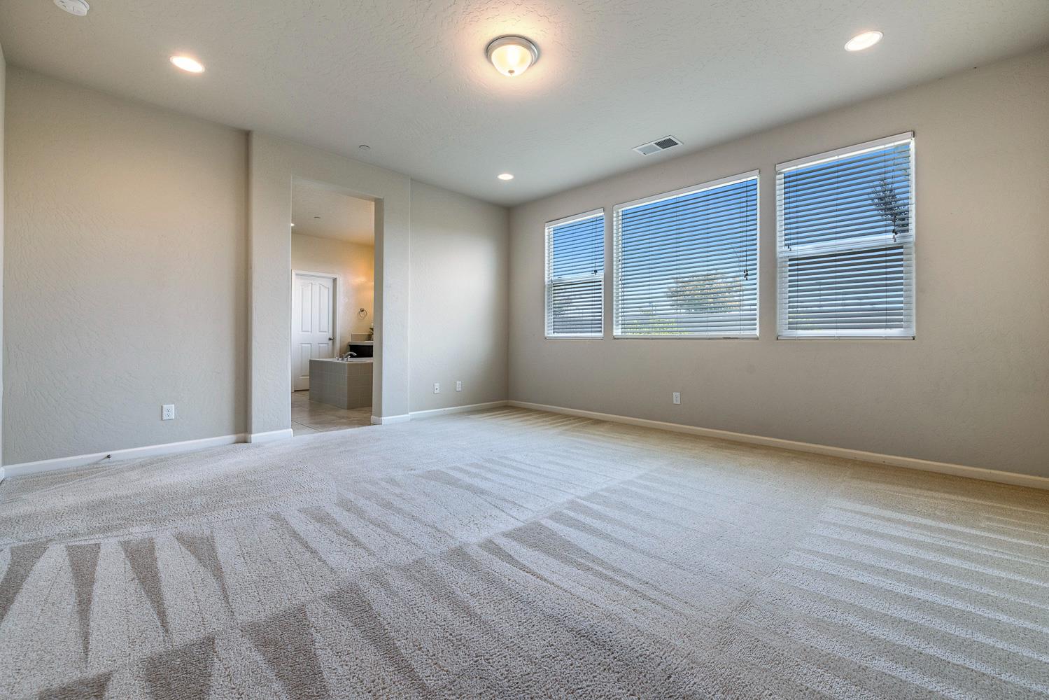 10612 N Dearing Ave, Fresno, CA 93730