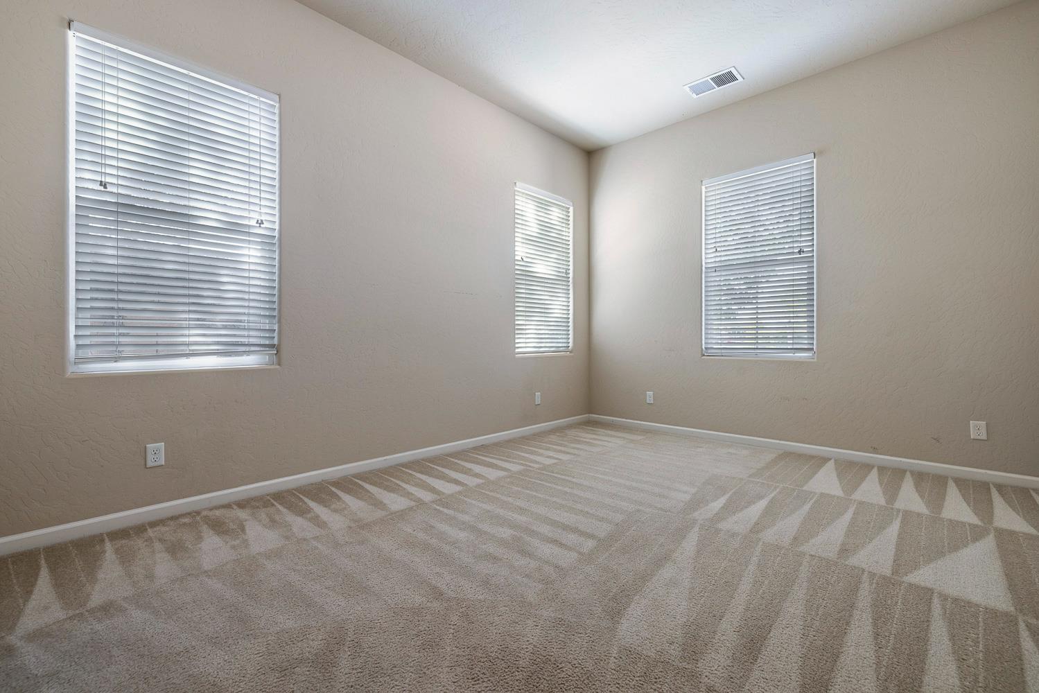 10612 N Dearing Ave, Fresno, CA 93730