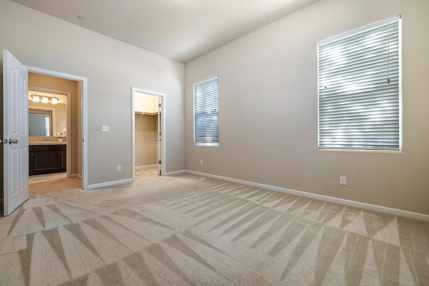 10612 N Dearing Ave, Fresno, CA 93730