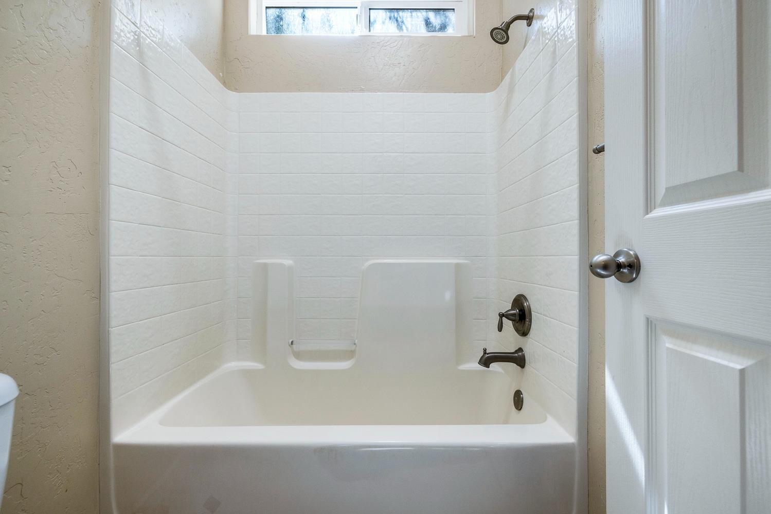 10612 N Dearing Ave, Fresno, CA 93730