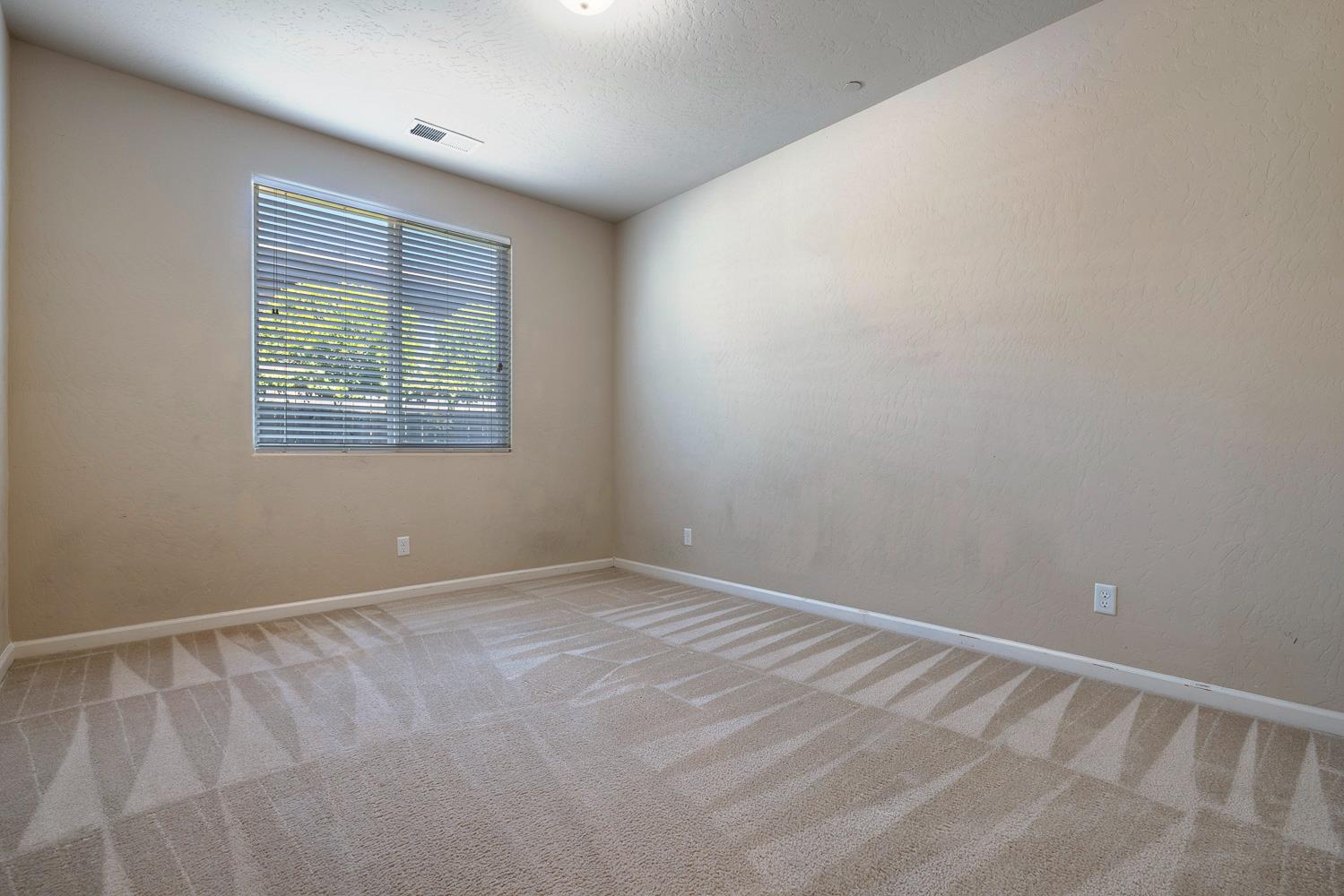 10612 N Dearing Ave, Fresno, CA 93730