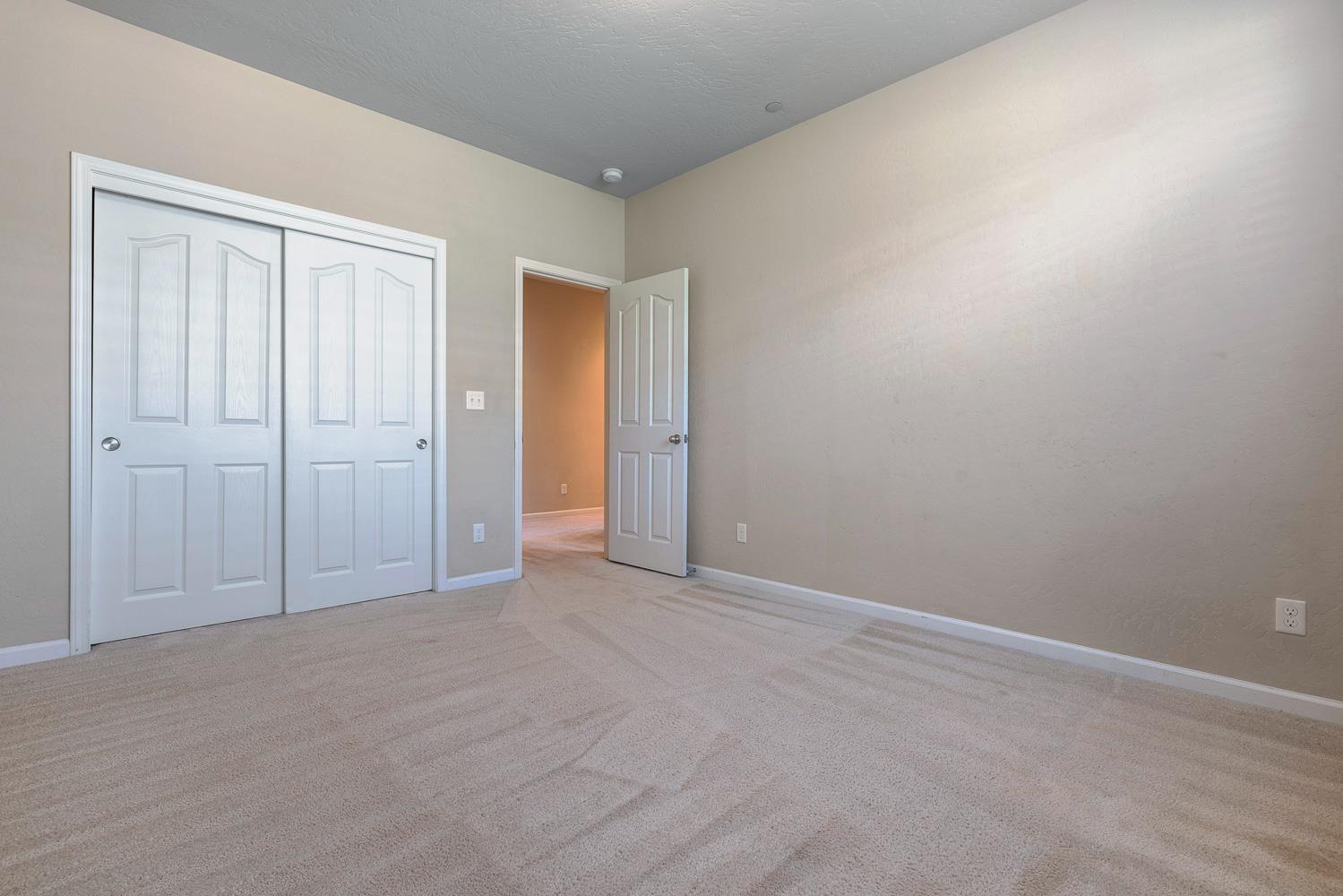 10612 N Dearing Ave, Fresno, CA 93730