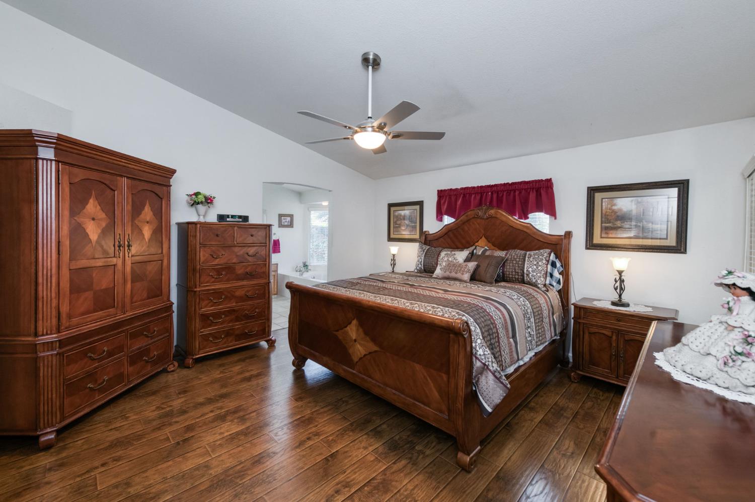 5817 W Corona Ave, Fresno, CA 93722