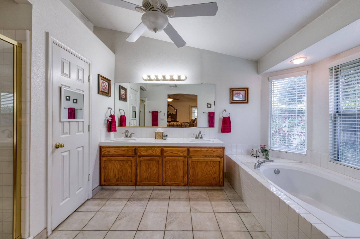 5817 W Corona Ave, Fresno, CA 93722