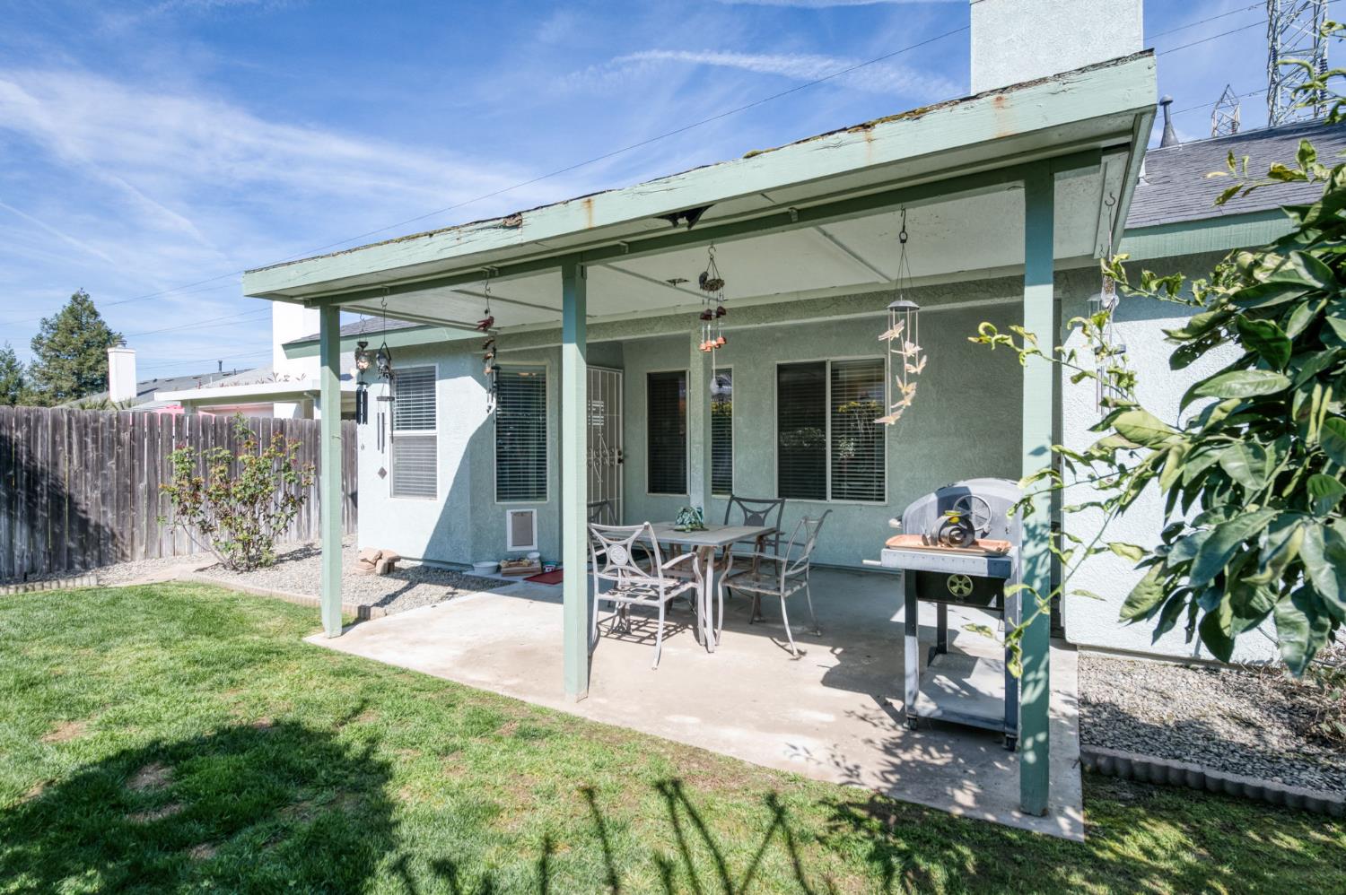 5817 W Corona Ave, Fresno, CA 93722