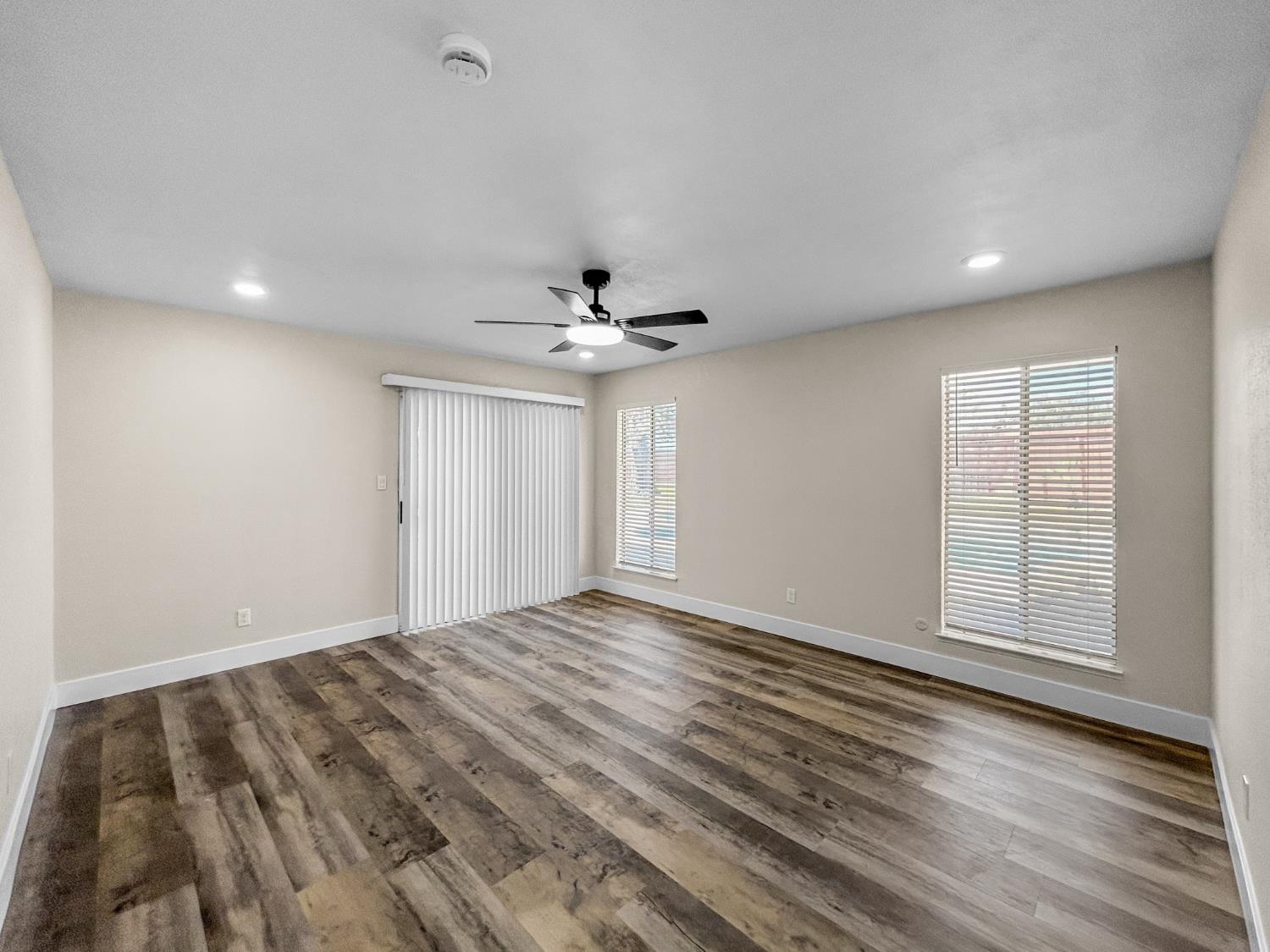 830 E Bedford Ave, Fresno, CA 93720