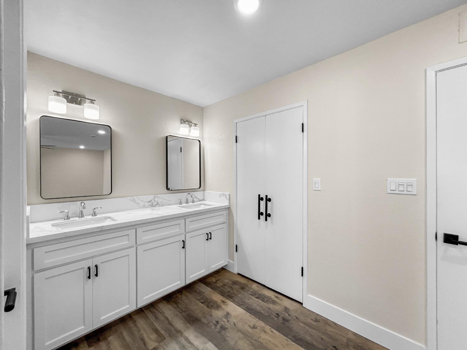 830 E Bedford Ave, Fresno, CA 93720