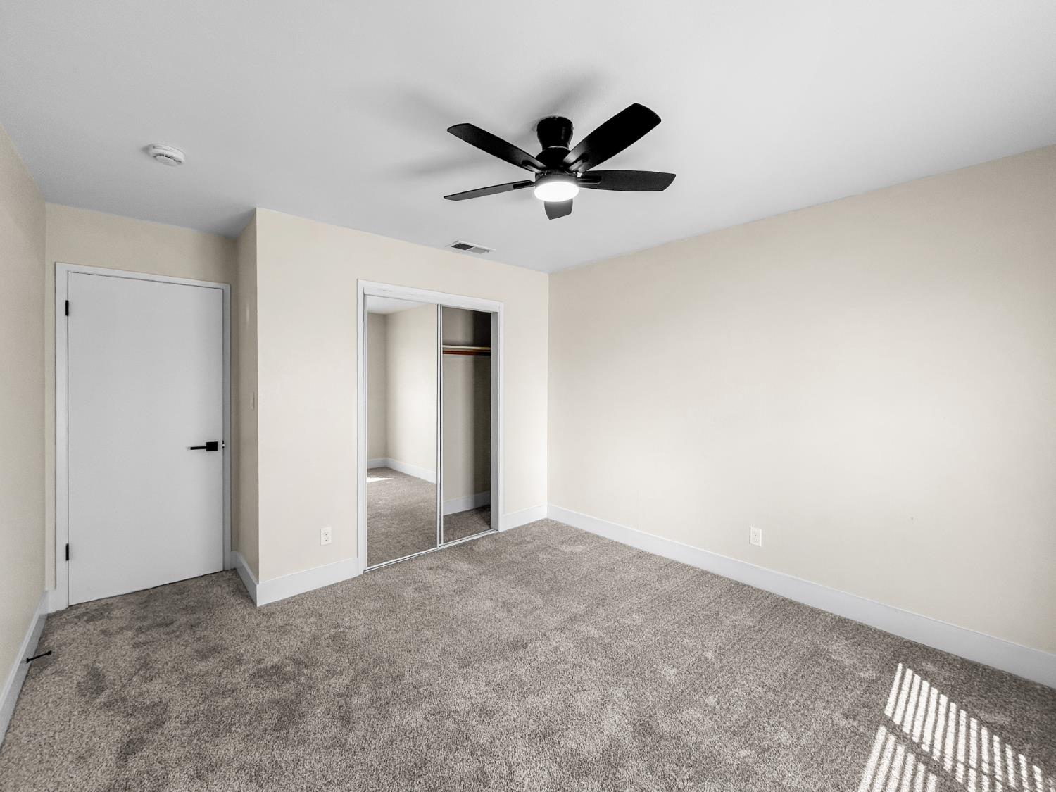 830 E Bedford Ave, Fresno, CA 93720