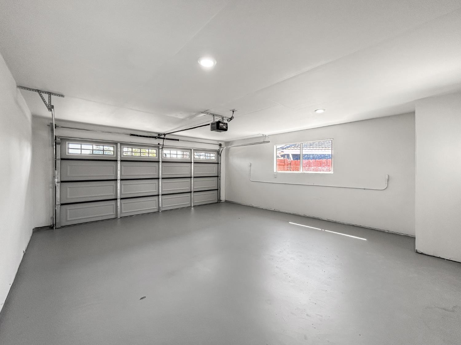 830 E Bedford Ave, Fresno, CA 93720