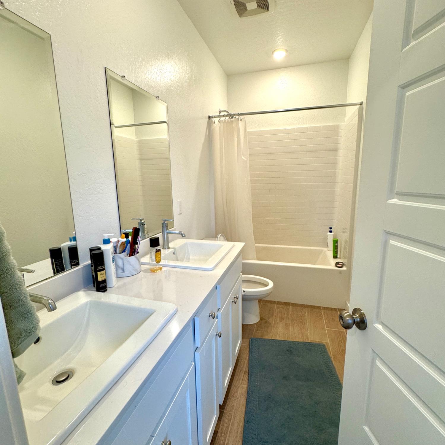 7012 W Donner Ave, Fresno, CA 93723