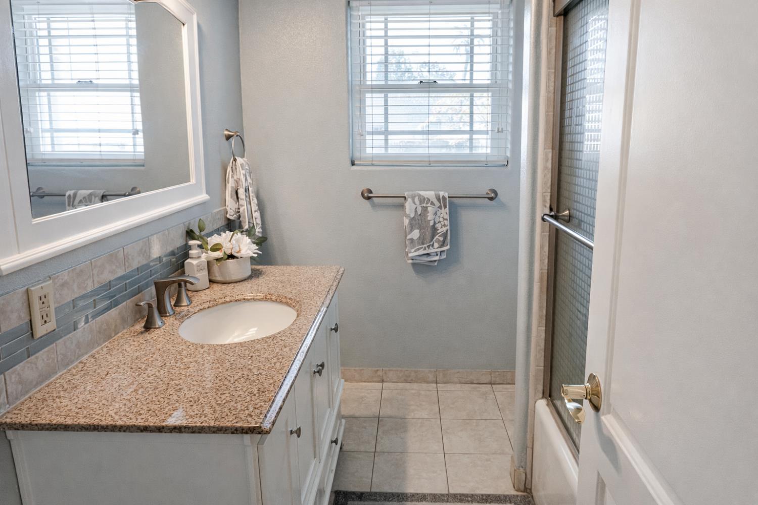 112 E Oleander, Fresno, CA 93706