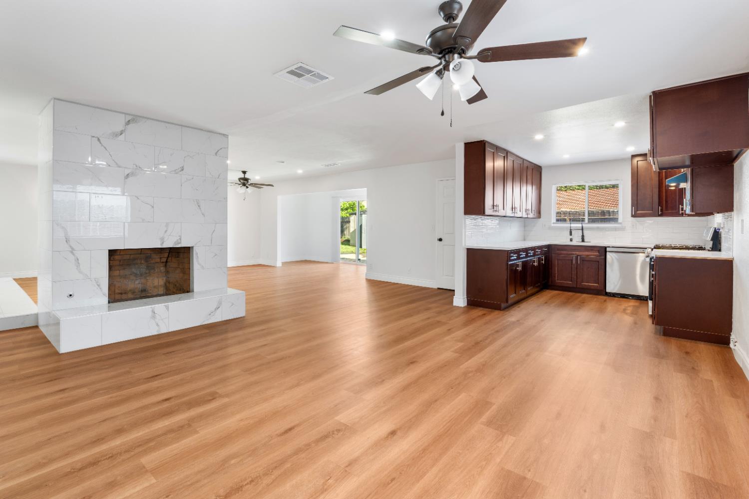 5167 E Dwight Way, Fresno, CA 93727