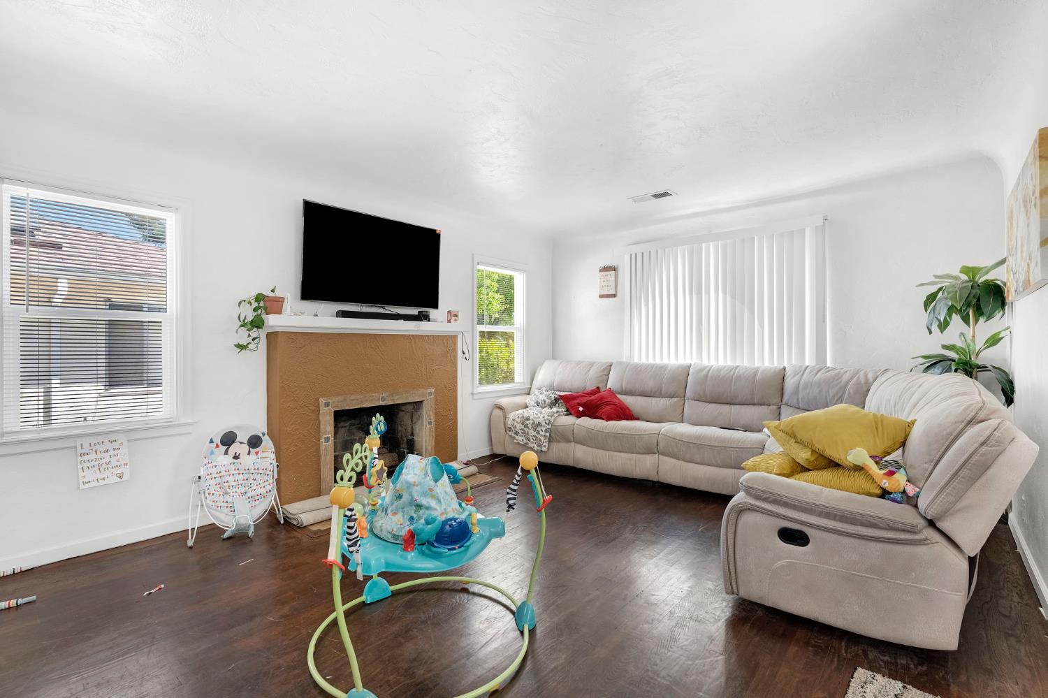 1631 N Harrison, Fresno, CA 93704