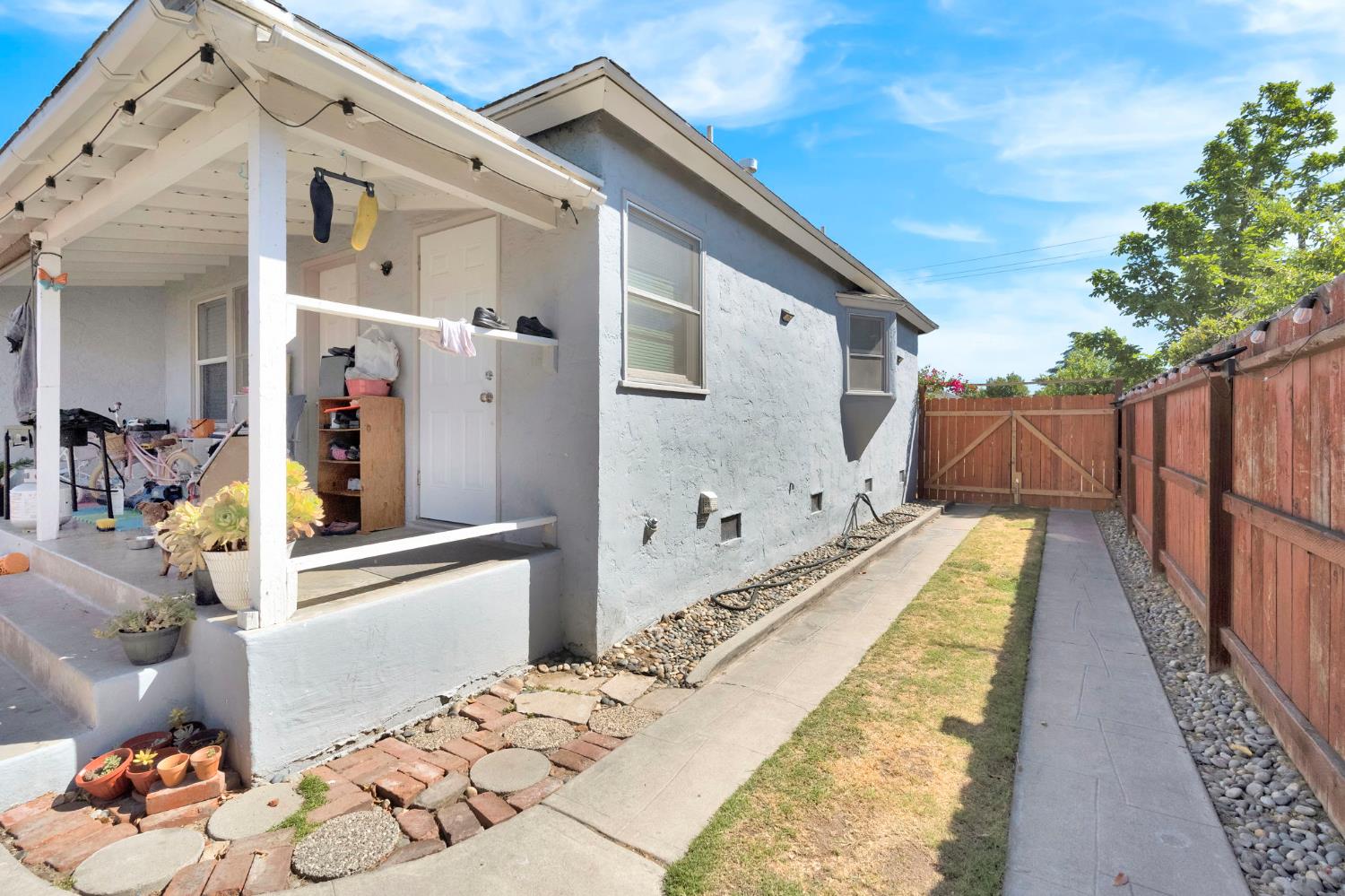 1631 N Harrison, Fresno, CA 93704