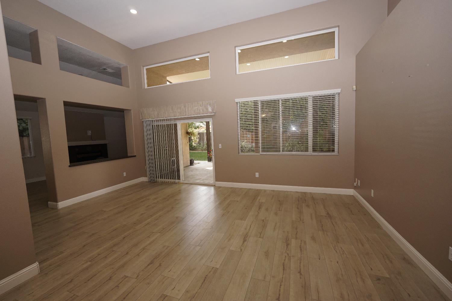 5919 W Chennault Ave, Fresno, CA 93722