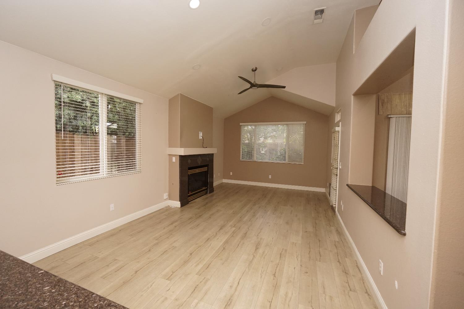 5919 W Chennault Ave, Fresno, CA 93722