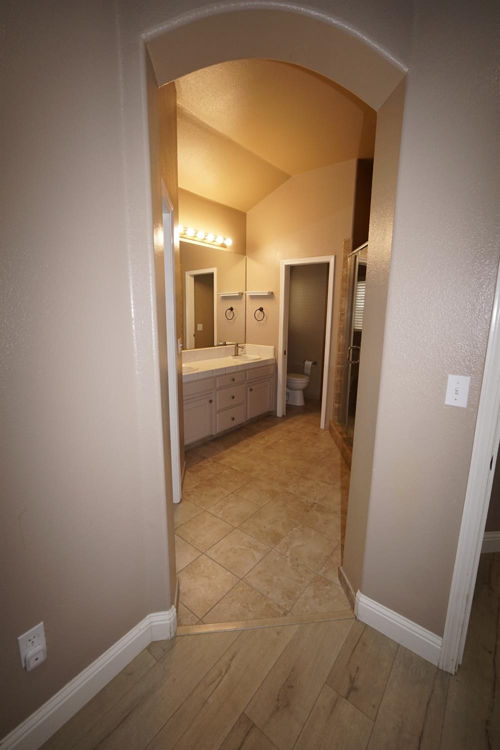 5919 W Chennault Ave, Fresno, CA 93722