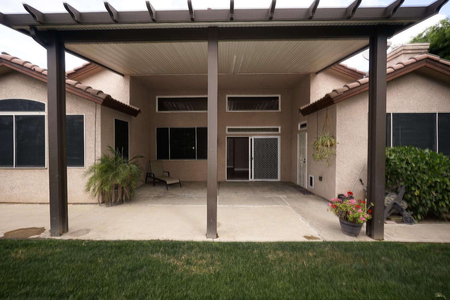 5919 W Chennault Ave, Fresno, CA 93722