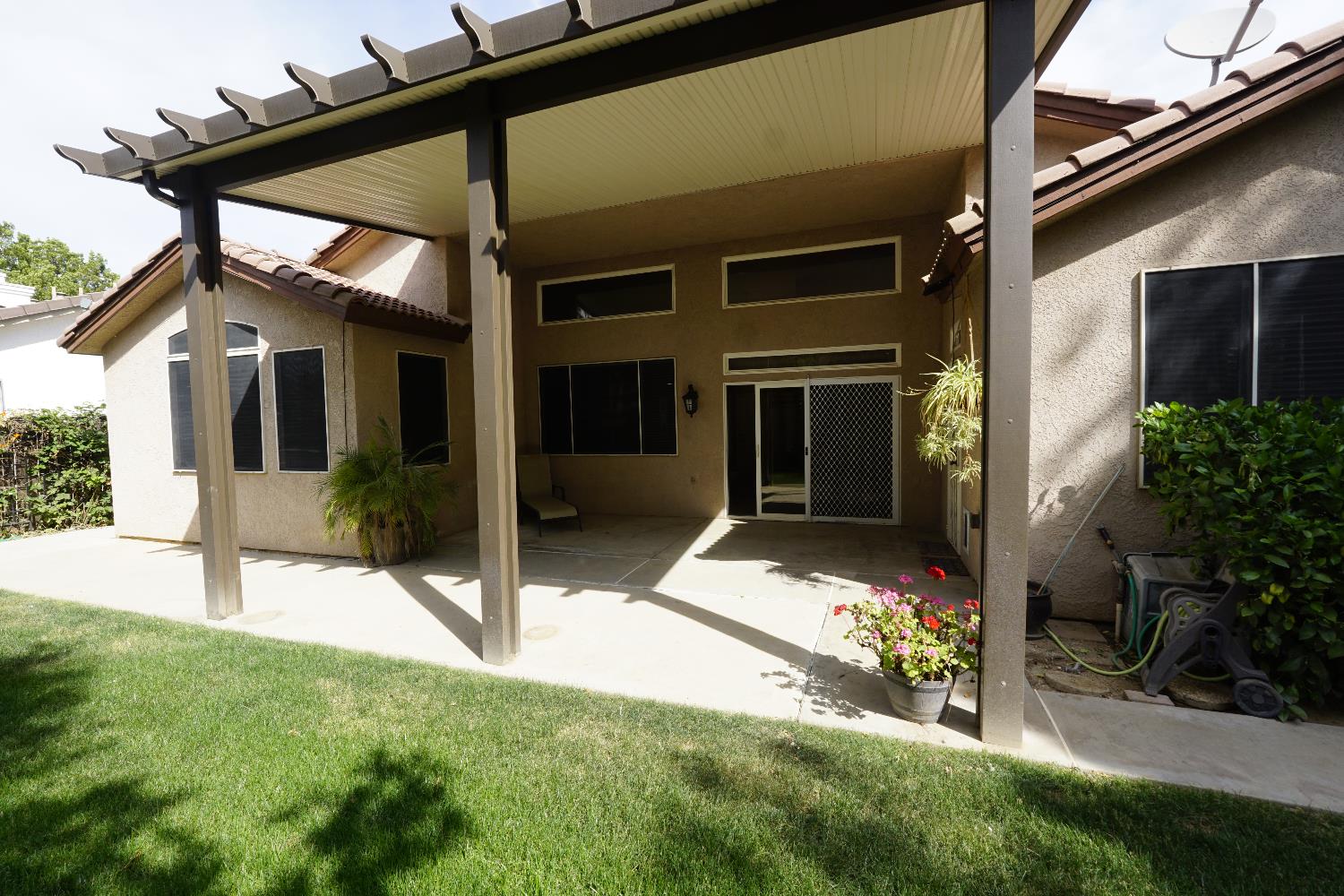 5919 W Chennault Ave, Fresno, CA 93722