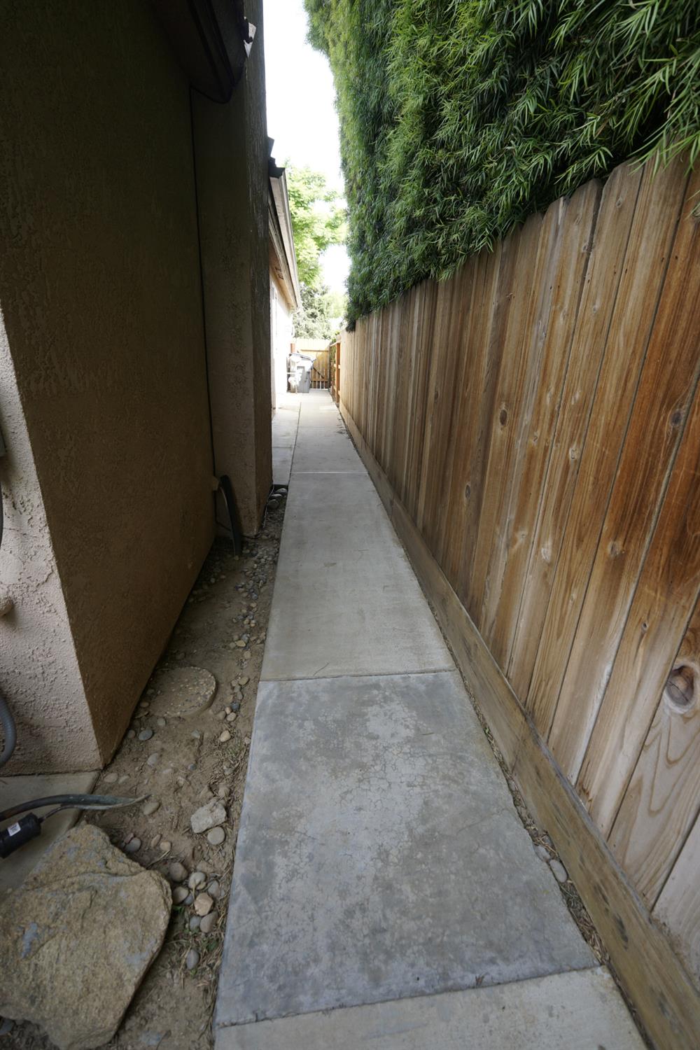 5919 W Chennault Ave, Fresno, CA 93722