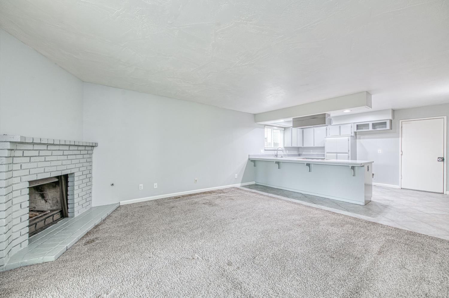 8228 N Calaveras St, Fresno, CA 93711