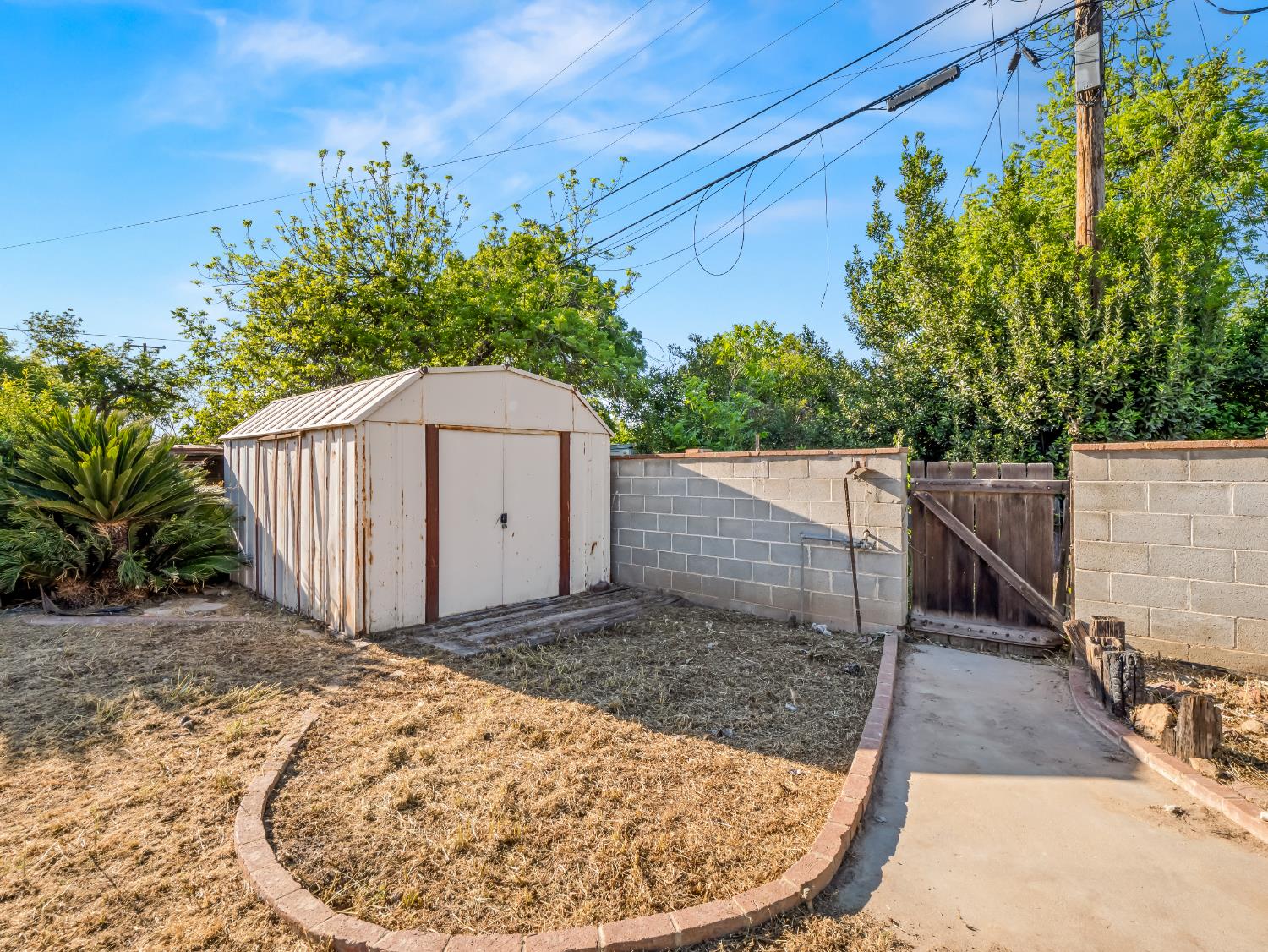 732 W Cortland Ave, Fresno, CA 93705